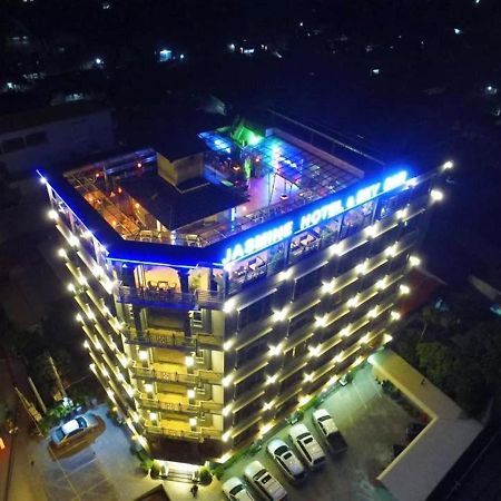 Jasmine Hotel& Sky Bar Battambang Esterno foto