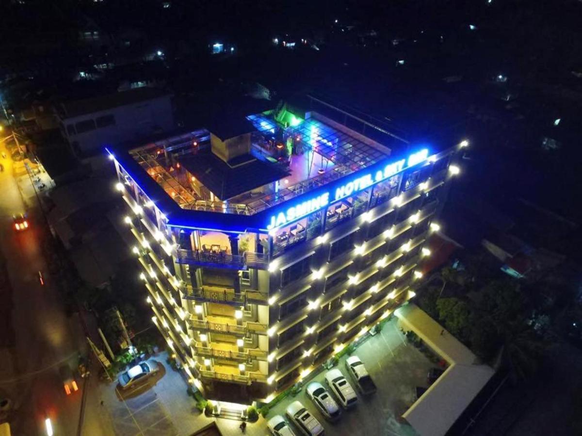 Jasmine Hotel& Sky Bar Battambang Esterno foto