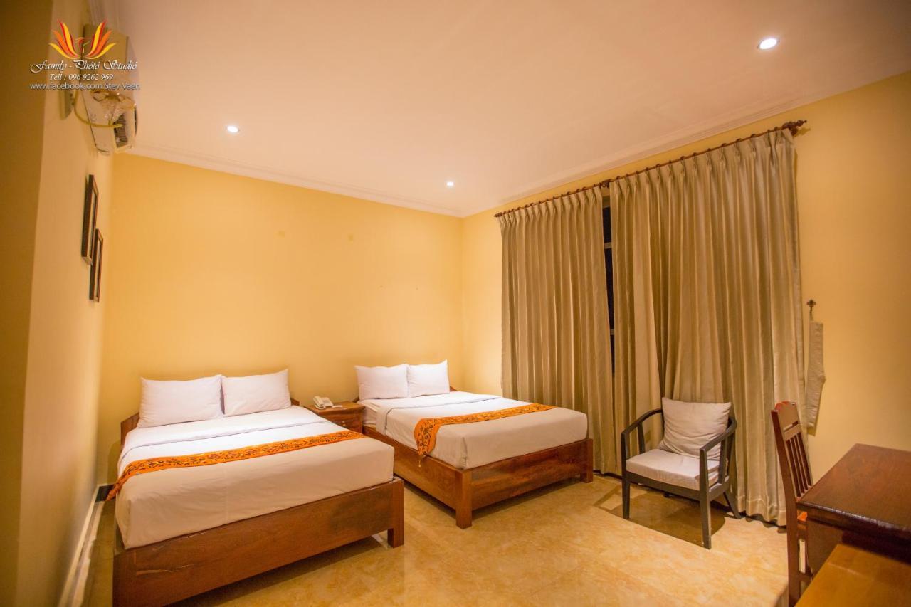 Jasmine Hotel& Sky Bar Battambang Esterno foto