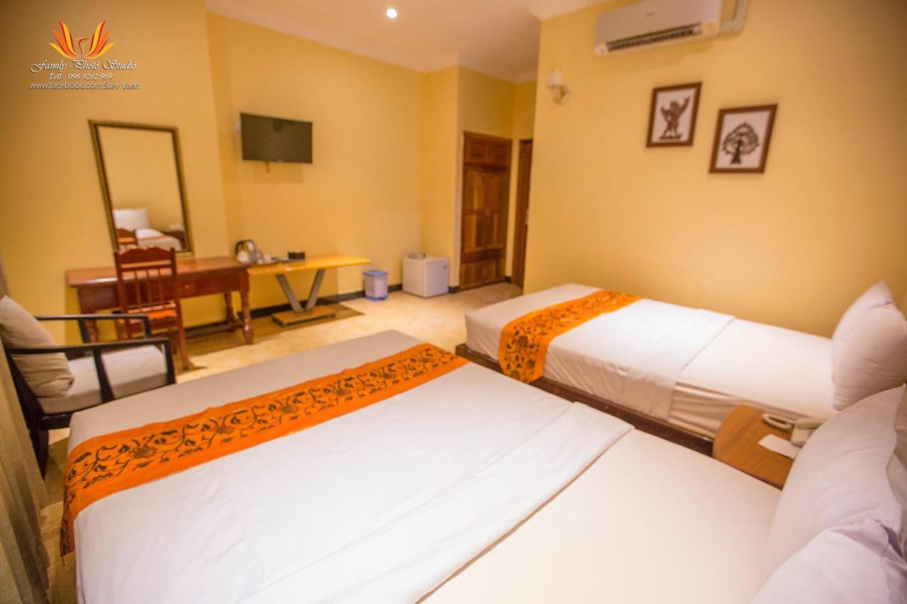 Jasmine Hotel& Sky Bar Battambang Esterno foto
