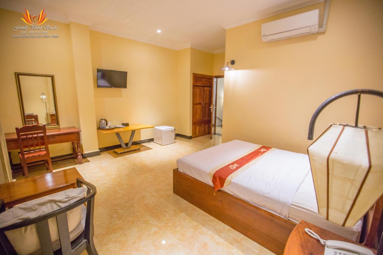 Jasmine Hotel& Sky Bar Battambang Esterno foto